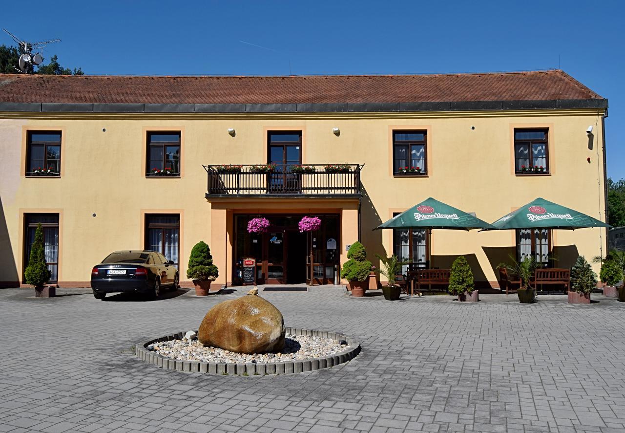 Penzion Parkur Hrobice 外观 照片